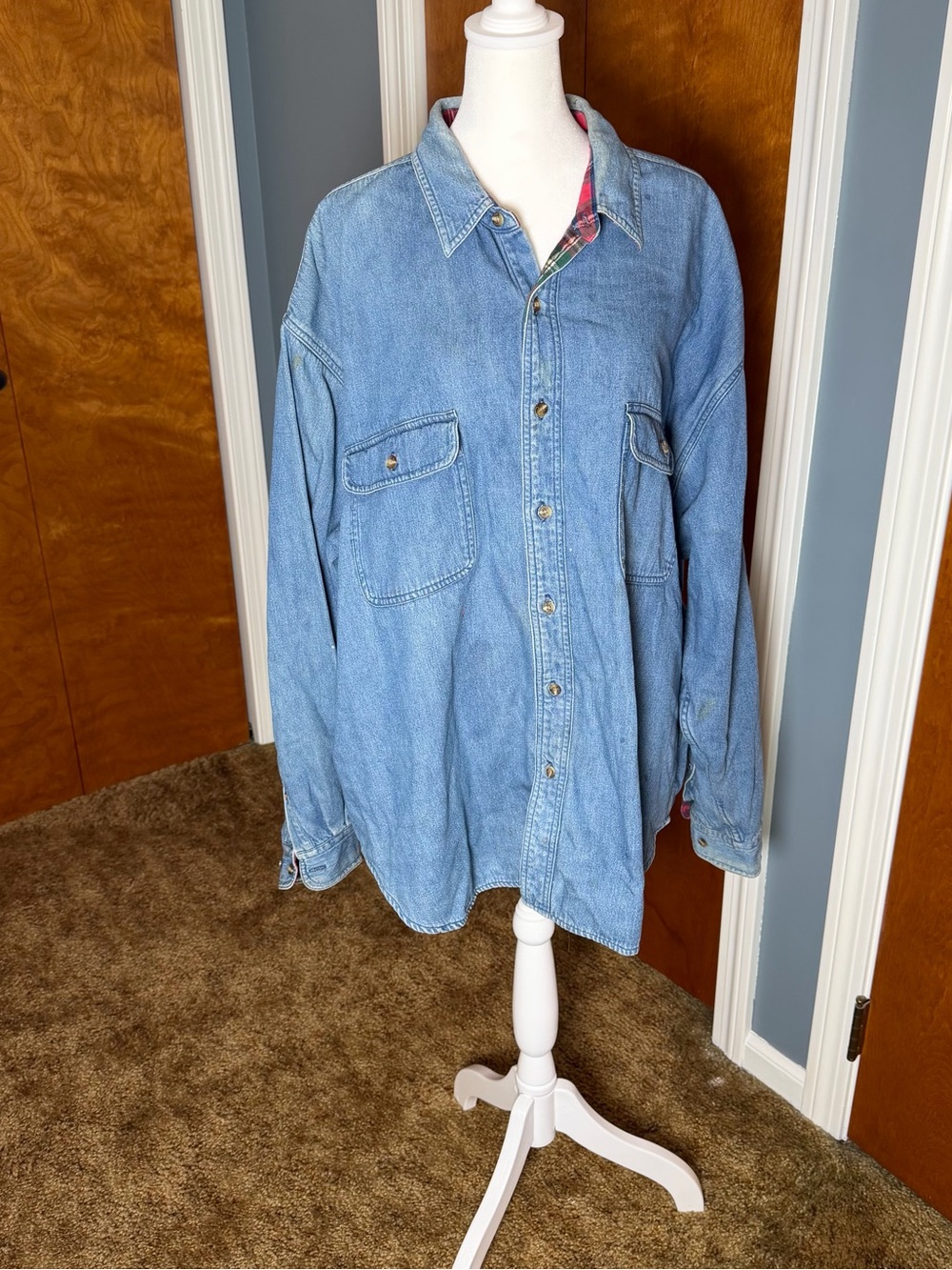 Eddie Bauer Vintage Light Wash Denim Shirt Jacket. Men’s size XXL.